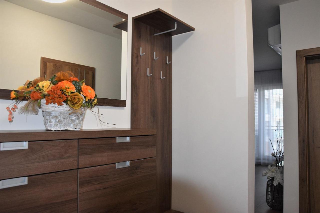 Taban Halifax Apartment - City Center & Free Parking Nitra Luaran gambar