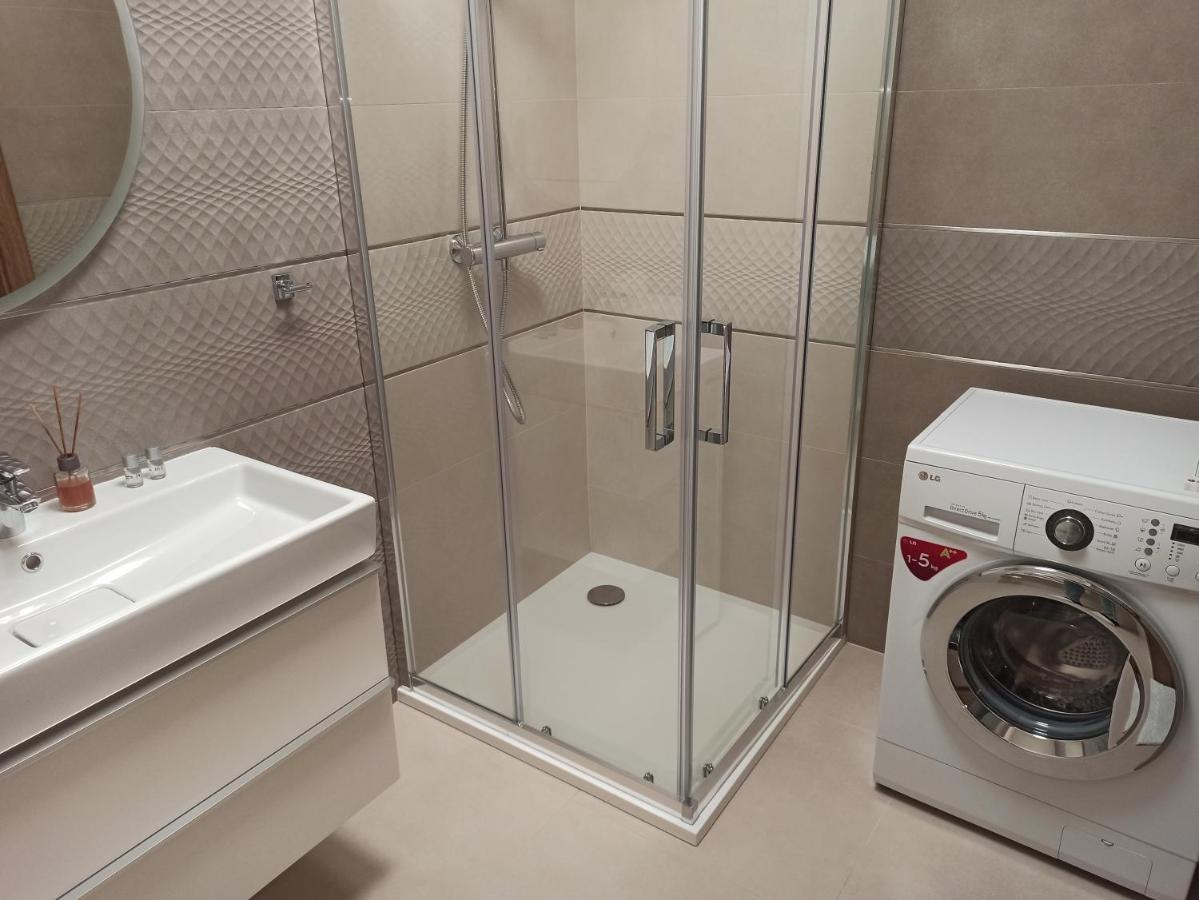 Taban Halifax Apartment - City Center & Free Parking Nitra Luaran gambar