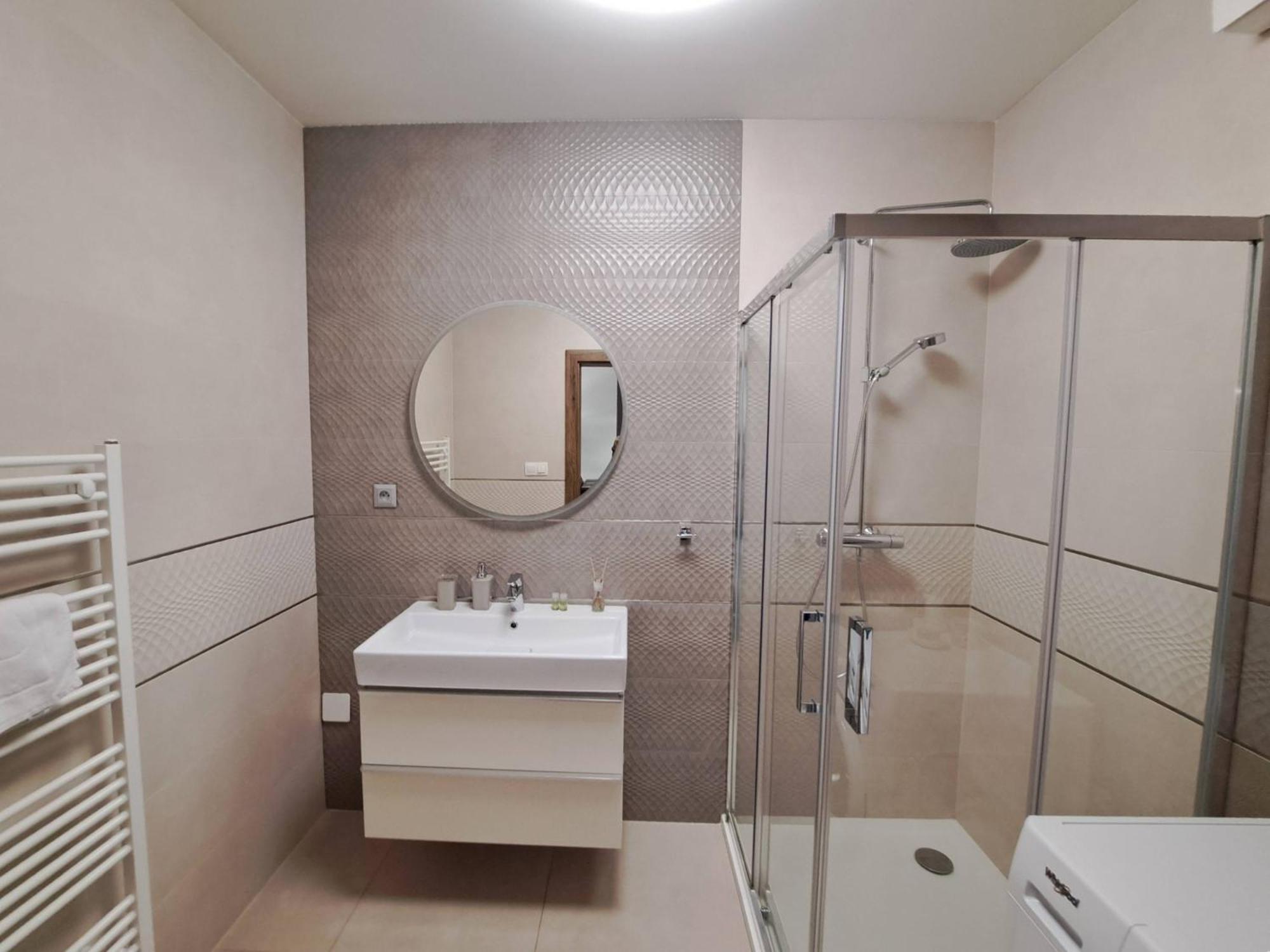 Taban Halifax Apartment - City Center & Free Parking Nitra Luaran gambar